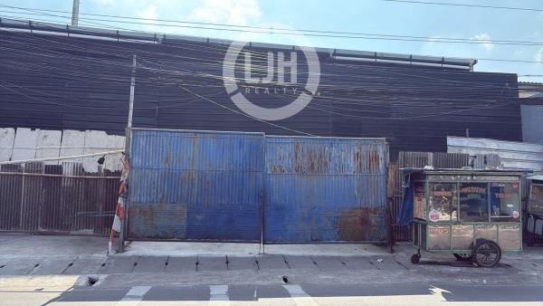 Ruko dengan parkir luas di Jl Tipar Cakung, Cakung Barat, Jakarta Timur