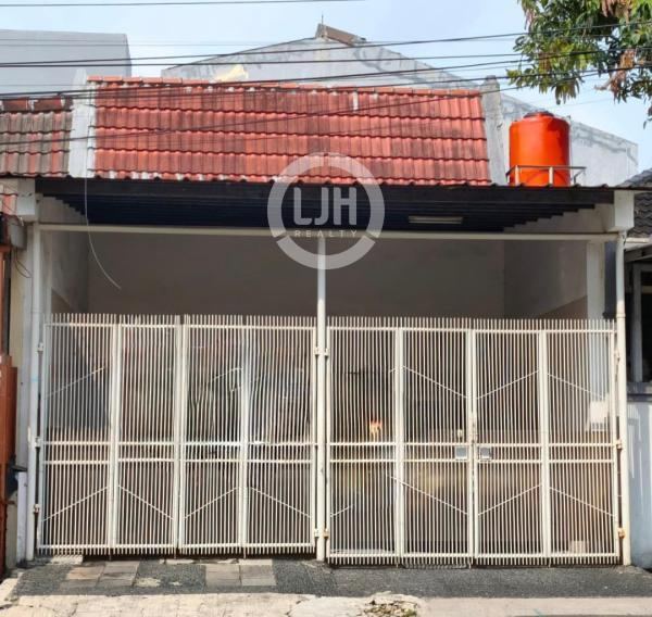 Rumah Lokasi Strategis 2,5 Lantai di Sunter Kirana, Sunter, Jakarta Utara