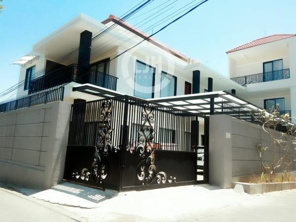 Rumah Mewah Jimbaran Bali LT 400m² Full Furnished Siap Huni