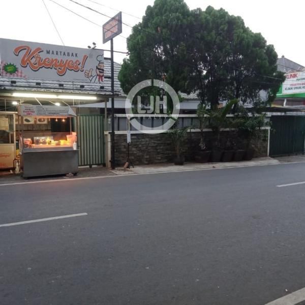 Rumah + Kos Aktif 8 Kamar di Pancoran Jaksel, SHM, Parkir 5 Mobil