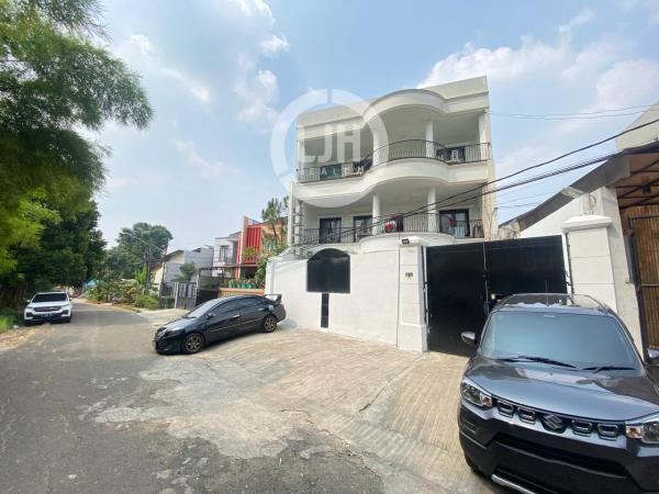 Dijual Rumah Kost 38 Kamar di Griya Loka BSD City
