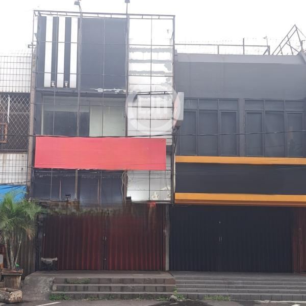 Ruko Sudah Ditinggikan di Boulevard Raya, Kelapa Gading, Jakarta Utara