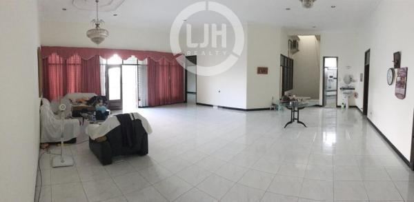 Rumah Siap Huni di Jalan Singotoro