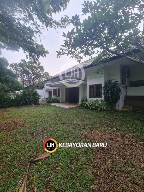 Dijual Rumah Luas nan Asri di Lokasi Prime Area Melawai Kebayoran Baru