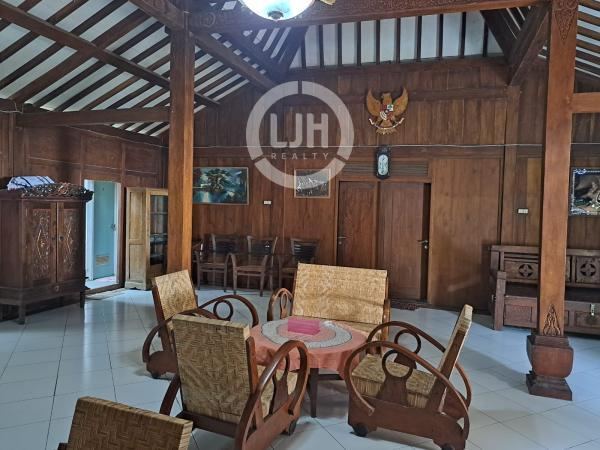 Villa Joglo Eksklusif di Sentul View Gunung Salak, Cocok Café & Resto