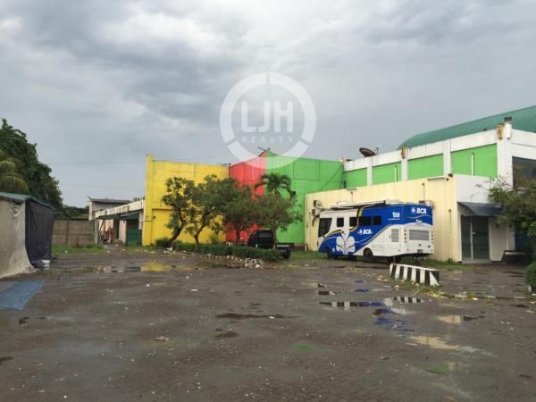 Ex Supermarket Strategis di Gatot Subroto Tangerang, Cocok Showroom & Gudang