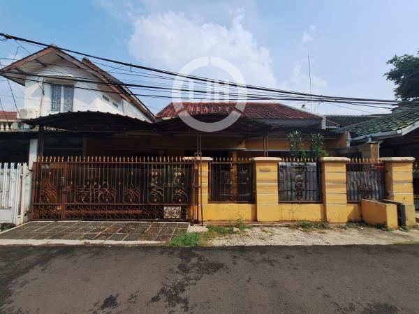 Rumah Luas Dekat Tol di Galaxy Bekasi 