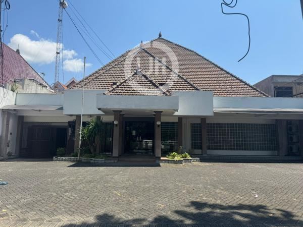 Gedung siap pakai, lokasi strategis di pusat Surabaya, Akses mudah
