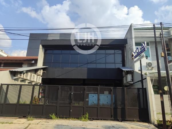 Bangunan Cocok untuk Usaha di Daerah Seteran