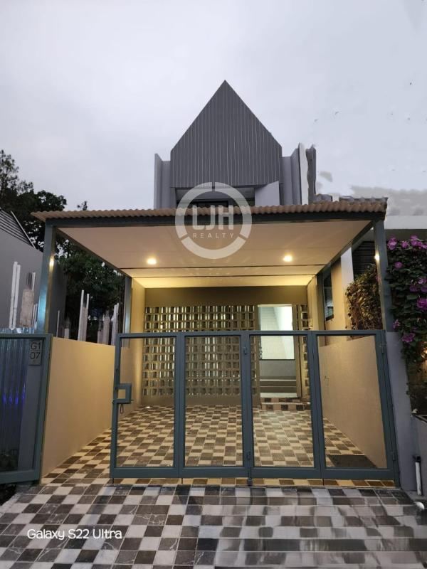 Rumah Baru Strategis 2 Lt BSD Griya Loka Dekat Tol BSD