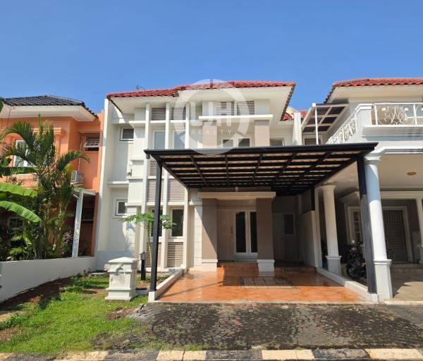 Rumah Klasik Cantik Harga Nego di Kota Wisata Cibubur