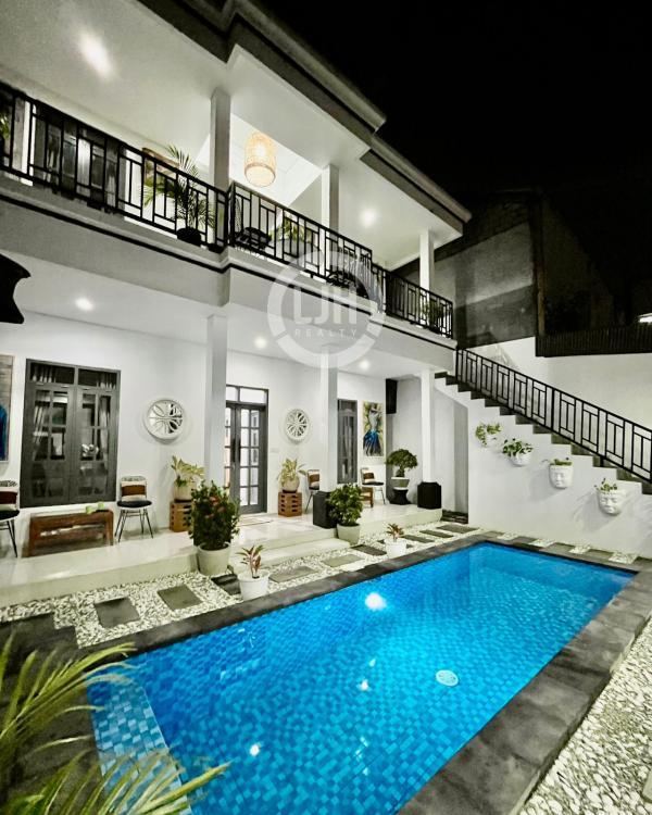 3 bedrooms Villa for rent at Kerobokan, strategic location, well maintained close to Teuku Umar area