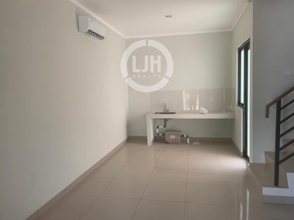 Rumah Kondisi Bagus Di Summarecon Crown Gading, Bekasi