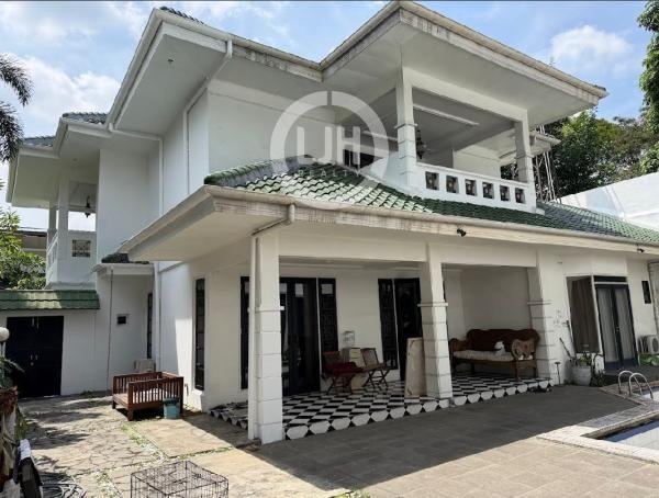 Rumah Lokasi Strategis Di Kemang, Jakarta Selatan