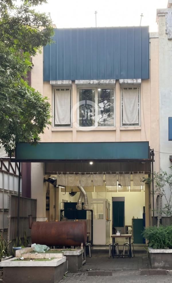 Ruko Komersial Premium dengan Tenant Aktif di Kota Baru Parahyangan