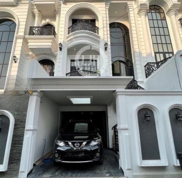 Rumah 3 Lantai Full Interior di Permata 2 Residence, Jagakarsa, Jakarta Selatan