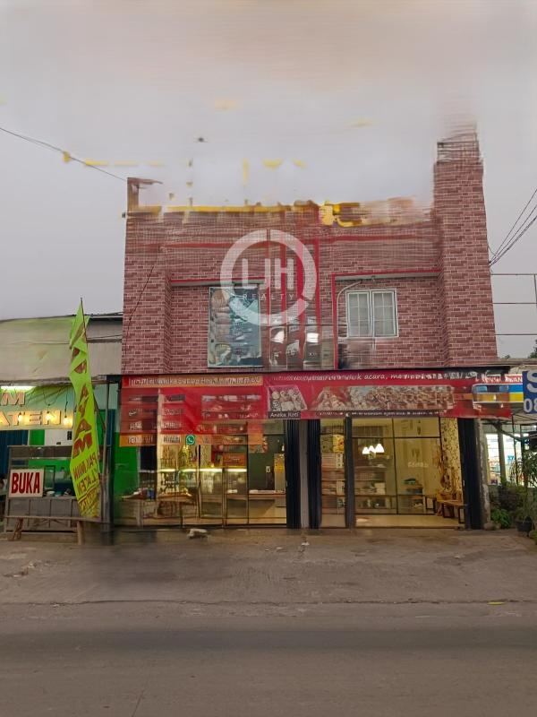 Ruko Siap Pakai Lokasi Strategis Depan Jalan Raya di Ciangsana, Bogor, Jawa Barat.