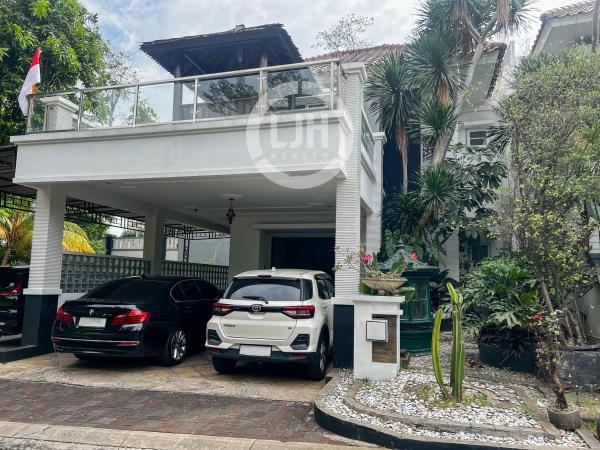 Dijual Rumah 3 Lantai di Perumahan Asri Legenda Wisata Cibubur
