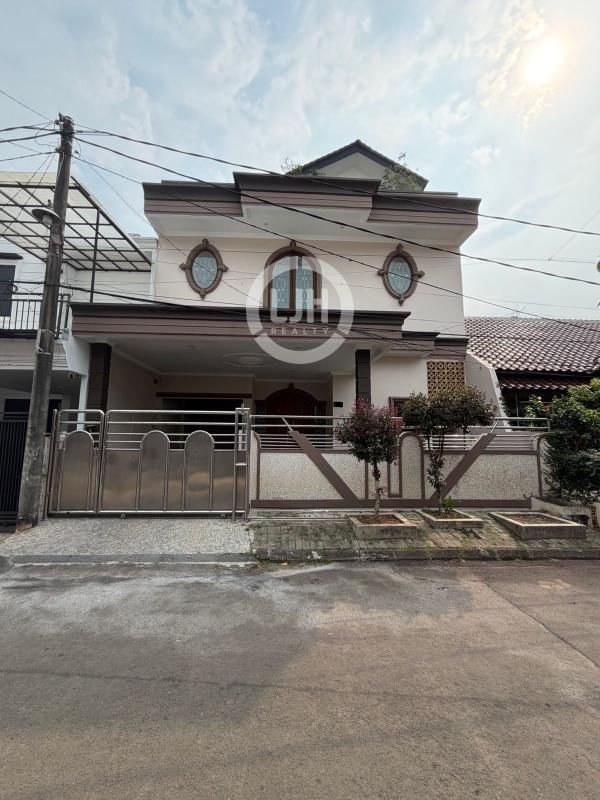 DIJUAL CEPAT Rumah Siap Huni 2,5 Lantai di Villa Melati Mas