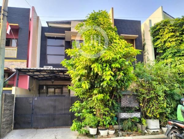 Dijual Rumah 2 Lantai dekat Mall dan Tol di Galaxy Bekasi 