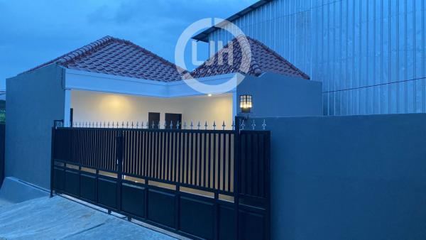 Rumah Kantor di Jelupang Tangerang Selatan