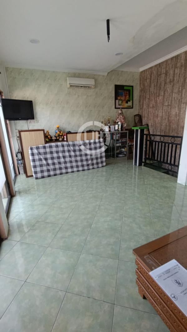 Rumah di jalan Jolotundo