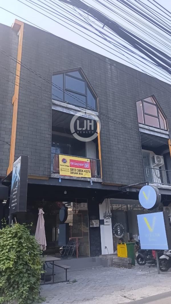 Commercial Shophouse for Sale in Echo Beach, Canggu, Prime location just minutes from Echo Beach