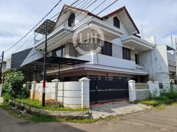 Dijual Rumah 3 Lantai Siap Huni di Kelapa Puan Timur, Kelapa Gading, Jakarta Utara