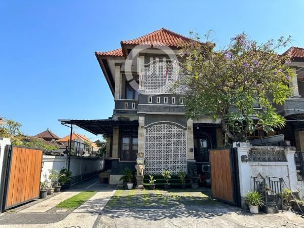 5 bedrooms house for sale at Sidakarya, strategic location, well maintained, close to Undiknas University