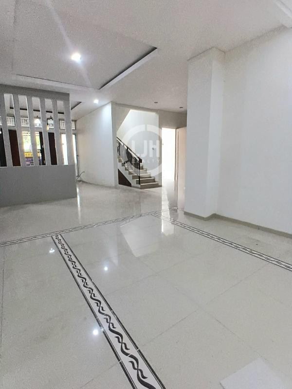 Rumah Disewakan di Perumahan Metland Cluster Regina, Cakung, Jakarta Timur
