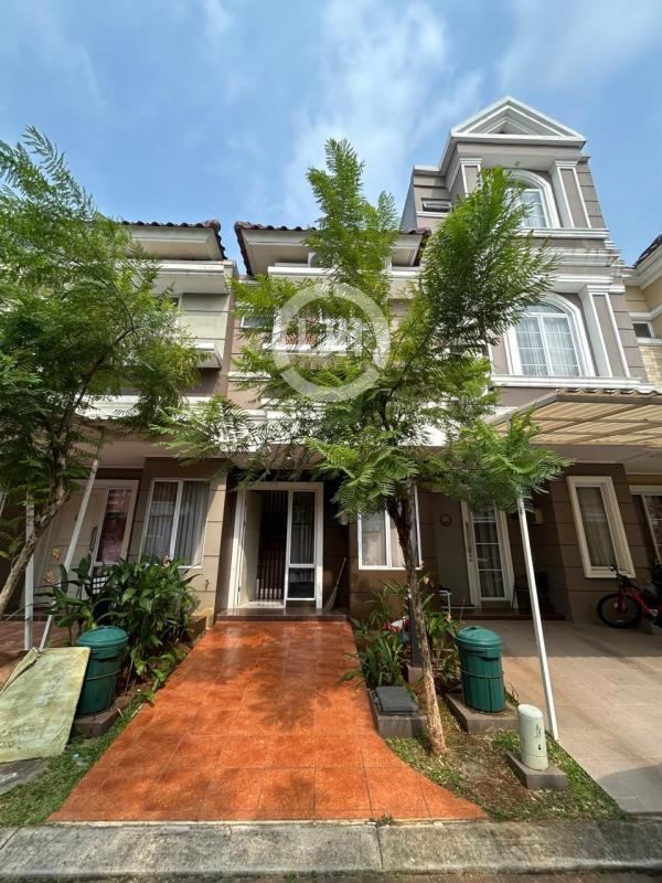 Rumah Kondisi Bagus Di Amarillo Village, Gading Serpong