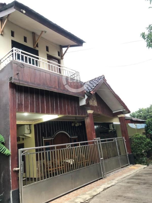 Rumah Semi Furnish 2 Lantai di Wibawa Mukti Jatiasih Bekasi 