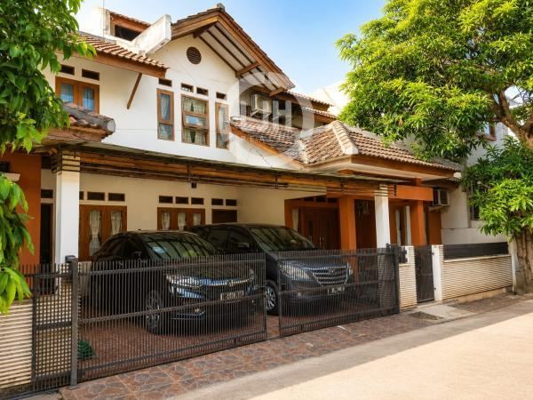Rumah 2 Lantai Semi Furnish di Pekayon Bekasi 