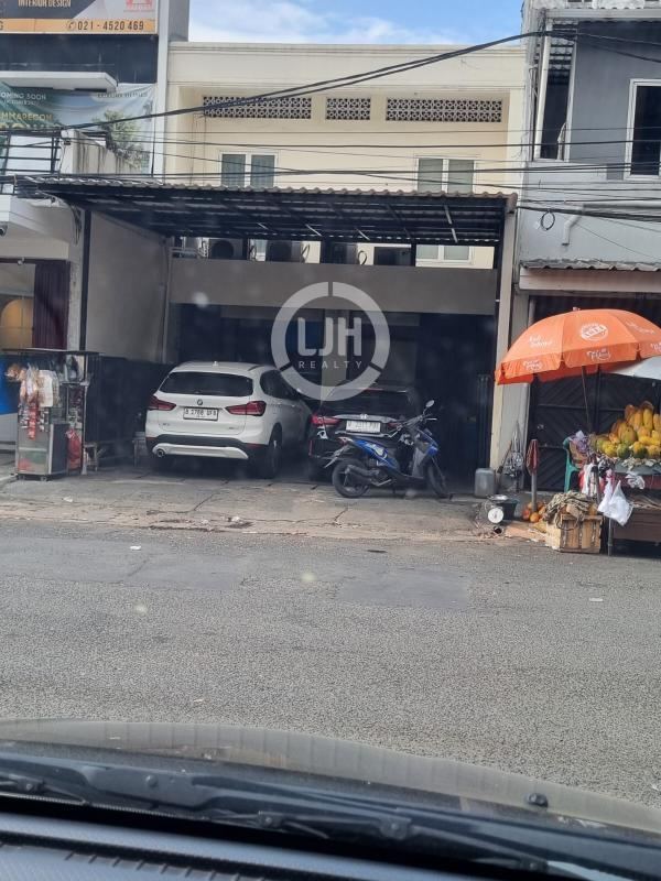 Rumah Usaha Strategis di Kelapa gading 