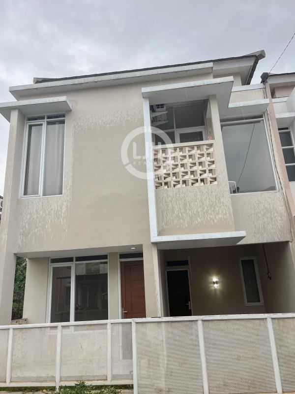 Rumah 2 Lantai Siap Huni di Sumedang Jawa Barat 