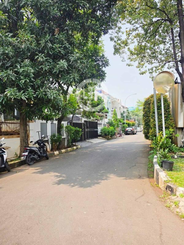 Rumah Siap Huni SHM di Permata Buana Kembangan Jakarta Barat, LT 160 m², Bebas Banjir, Semi Furnished