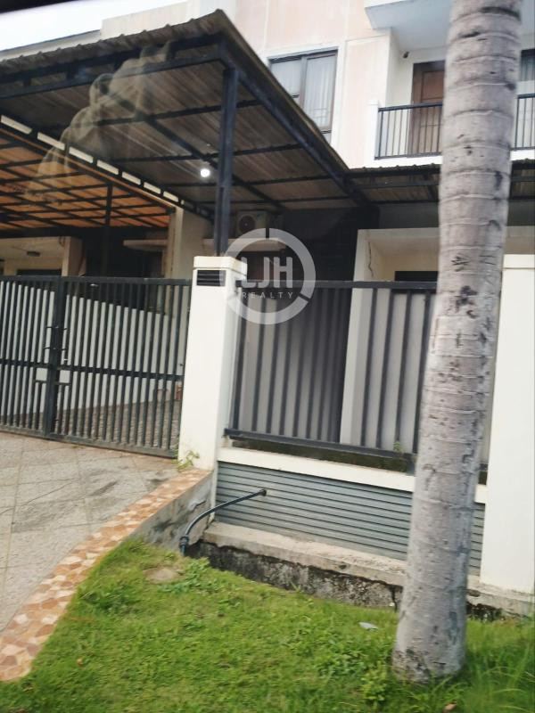 Rumah di Aralia Harapan Indah Bekasi Jawa Barat Semi Furnished