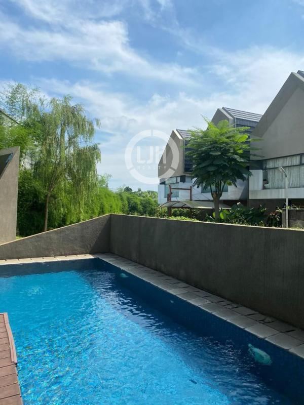 Rumah Siap Huni Di Jl. Kramat Aris, Jakarta Timur