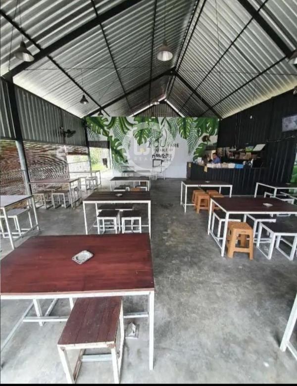 Bangunan Usaha di Tlogosari