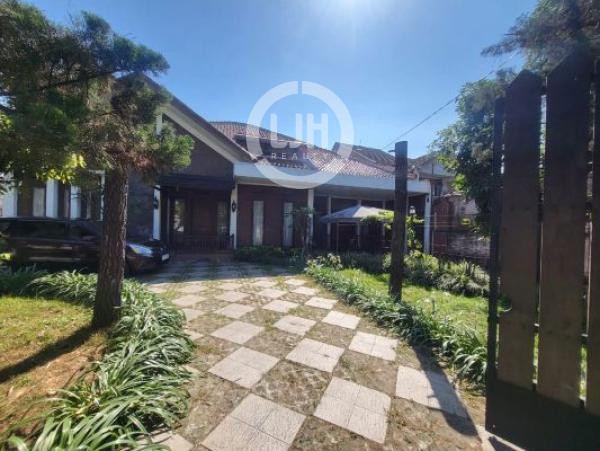 Rumah Mezzanine Luas 744M2, Semi Furnished, dengan 5 Kamar Tidur, Lahan Parkir Luas, Cocok Dijadikan Kantor, Daycare, Warehouse, Klinik, Kost-Kostan, Tempat Usaha Lainnya Arcamanik Bandung