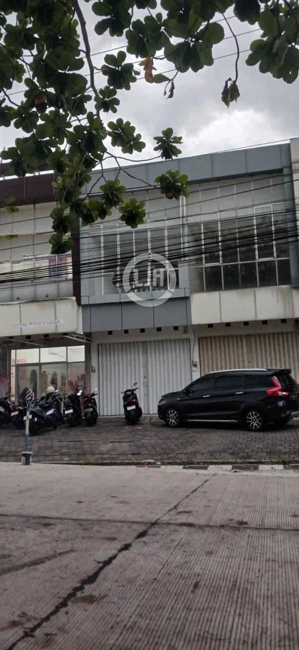 Ruko cocok usaha dan kantor Jl. MT Haryono. Ungaran– 11001