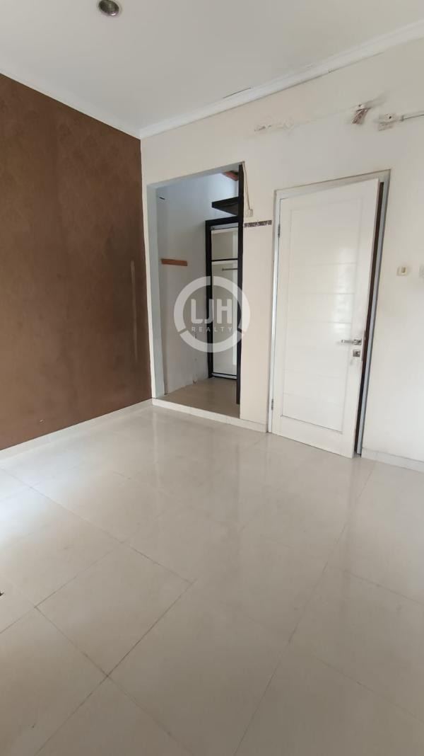 Rumah 2 Lantai di Cluster Teresta Metland Menteng Cakung Jakarta Timur