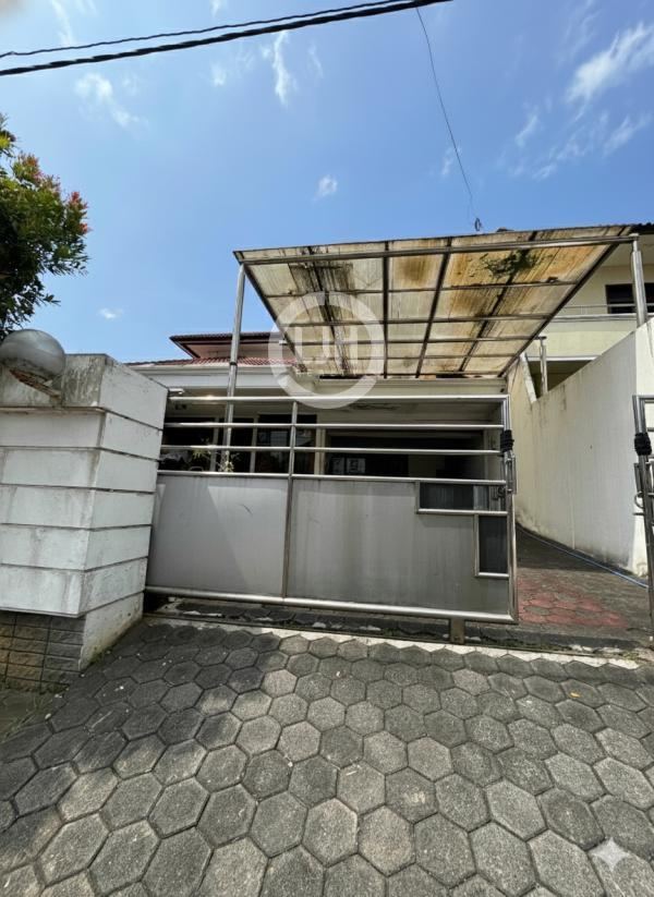 Rumah siap huni dan nyaman Jl.Jangli Semarang selatan – 11079