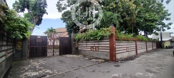 Rumah Luas dan Besar dekat Galaxy Bekasi 