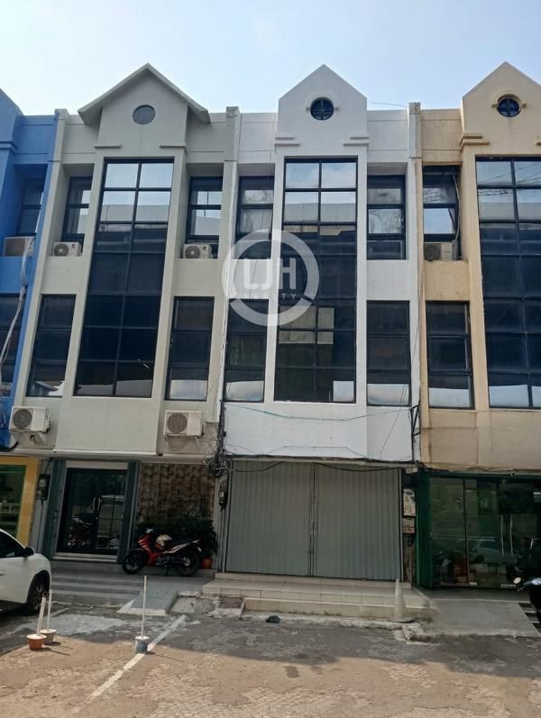 Ruko Disewakan di Boulevard Timur Raya Kelapa Gading Jakarta Utara