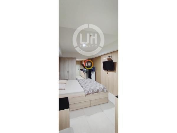 Apartemen di Warhol Louise Kienne A Yani Semarang