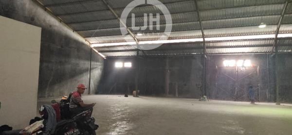 Gudang di jalan Soekarno Hatta