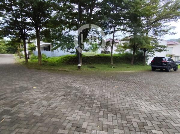 Tanah Candi Golf Semarang Selatan – 11104