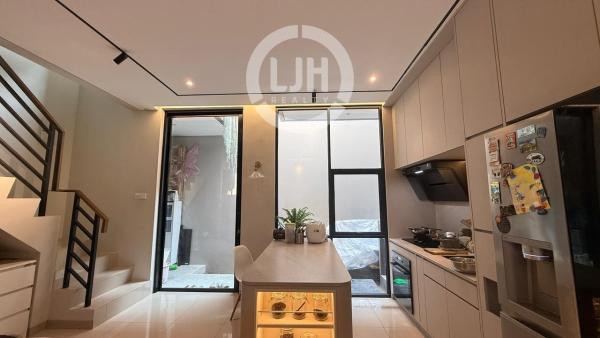 Rumah Nyaman di Summarecon Crown Gading Bekasi Jawa Barat