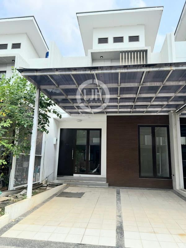 Rumah Disewakan 2 Lantai di JGC Cluster Shinano Cakung Jakarta Timur